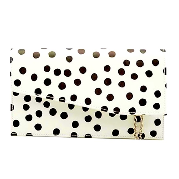 le chateau Handbags - NWT Le Chateau Crossbody Purse Clutch Classic Chic